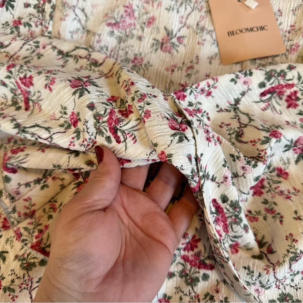 NWT Bloomchic knotted floral print flare sleeve blouse - Picture 7 of 11